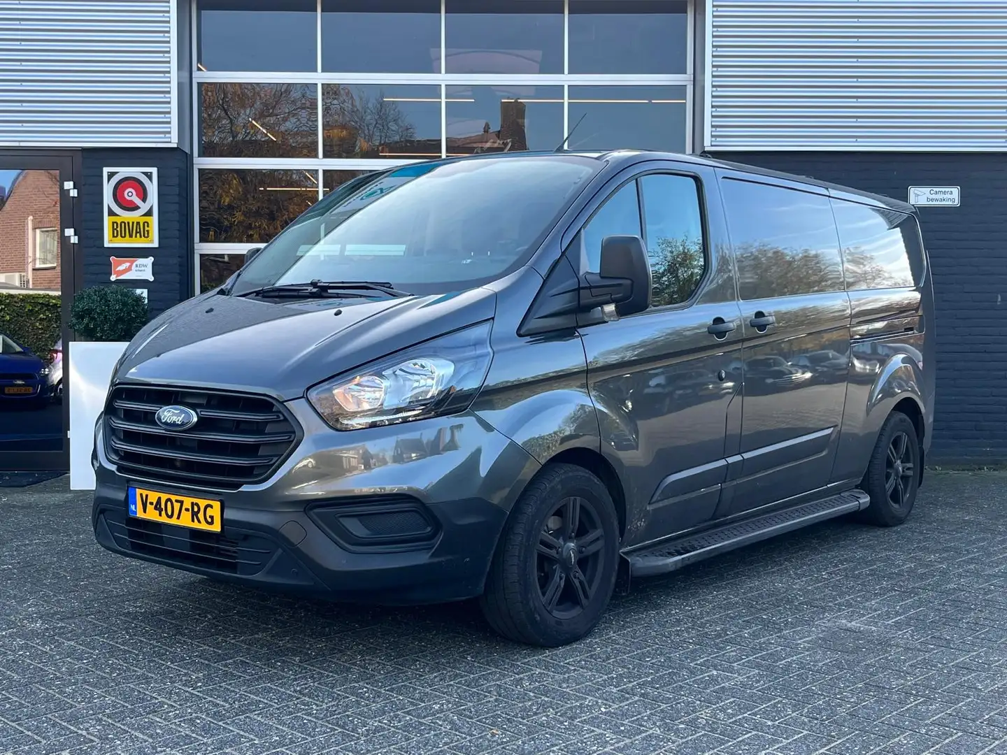 Ford Transit Custom 300 2.0 TDCI L2H2 Ambiente, Airco, Bluetooth, Crui - 1