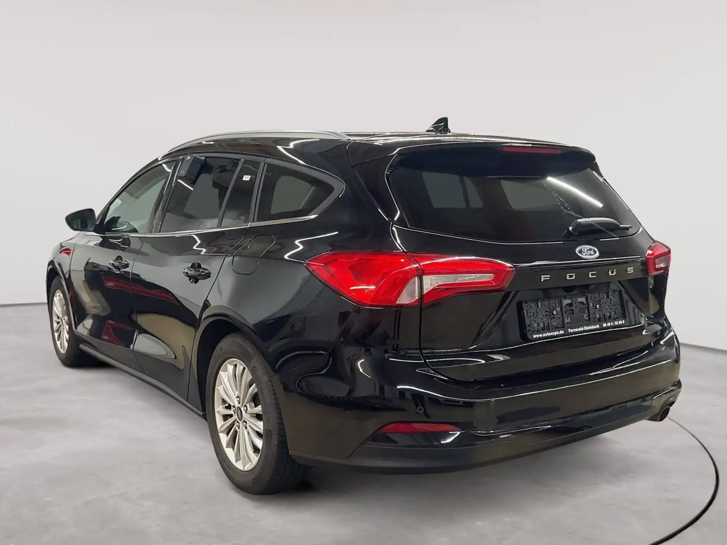 Ford Focus Focus Turnier Aut. TITANIUM AHK LED NAV Schwarz - 2