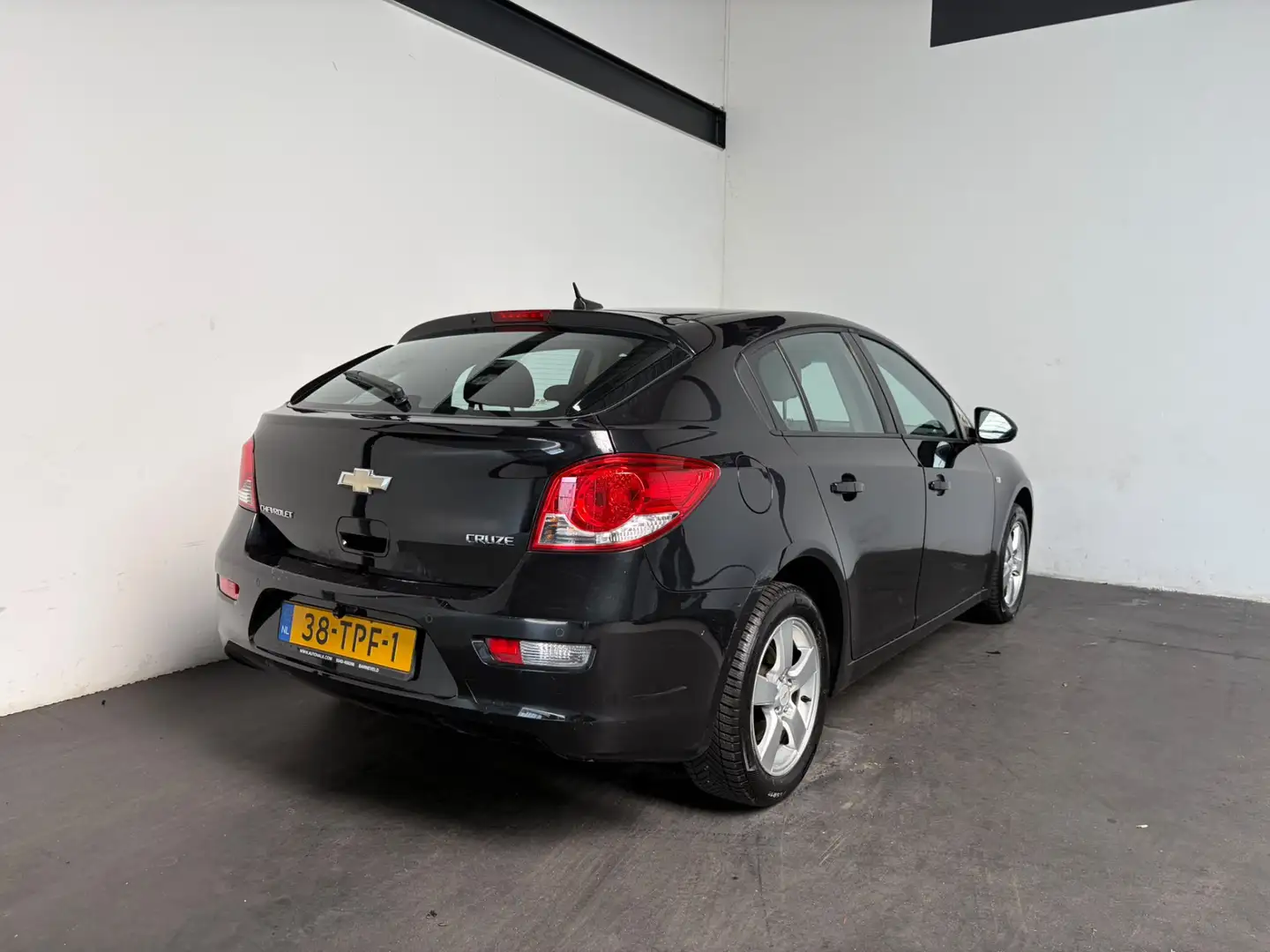 Chevrolet Cruze 1.8 LT. Carplay. Cruise! Zwart - 2
