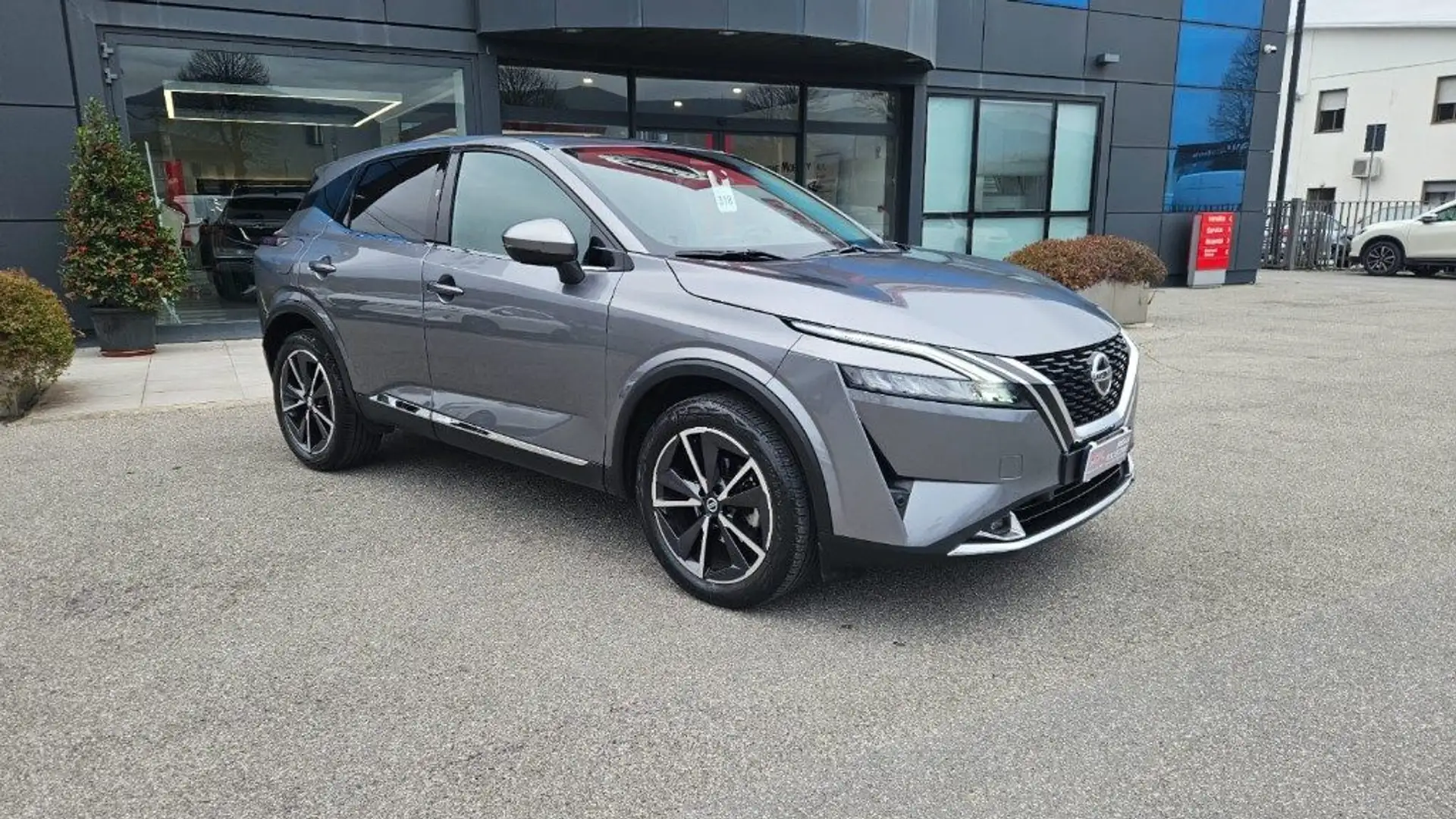 Nissan Qashqai MHEV 158 CV Xtronic N-Style Gris - 2
