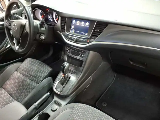 Opel Astra view 9