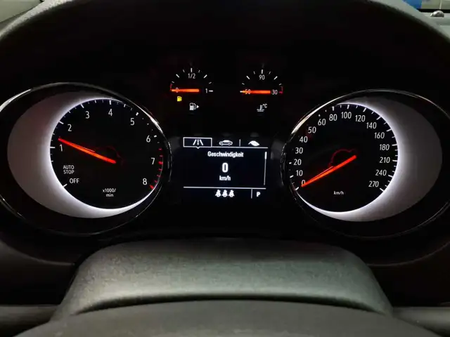 Opel Astra view 11