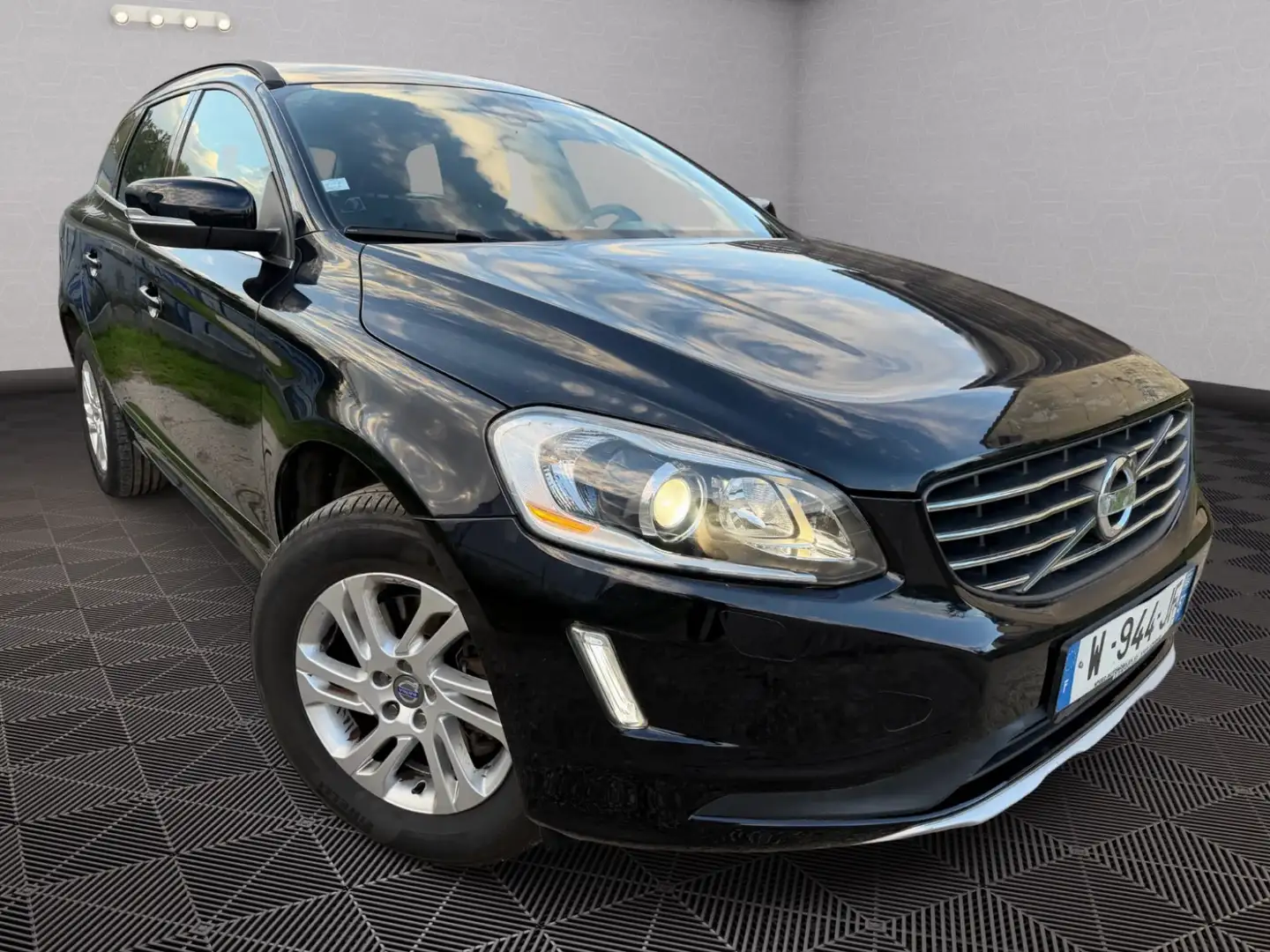 Volvo XC60 SUMMUM Noir - 2