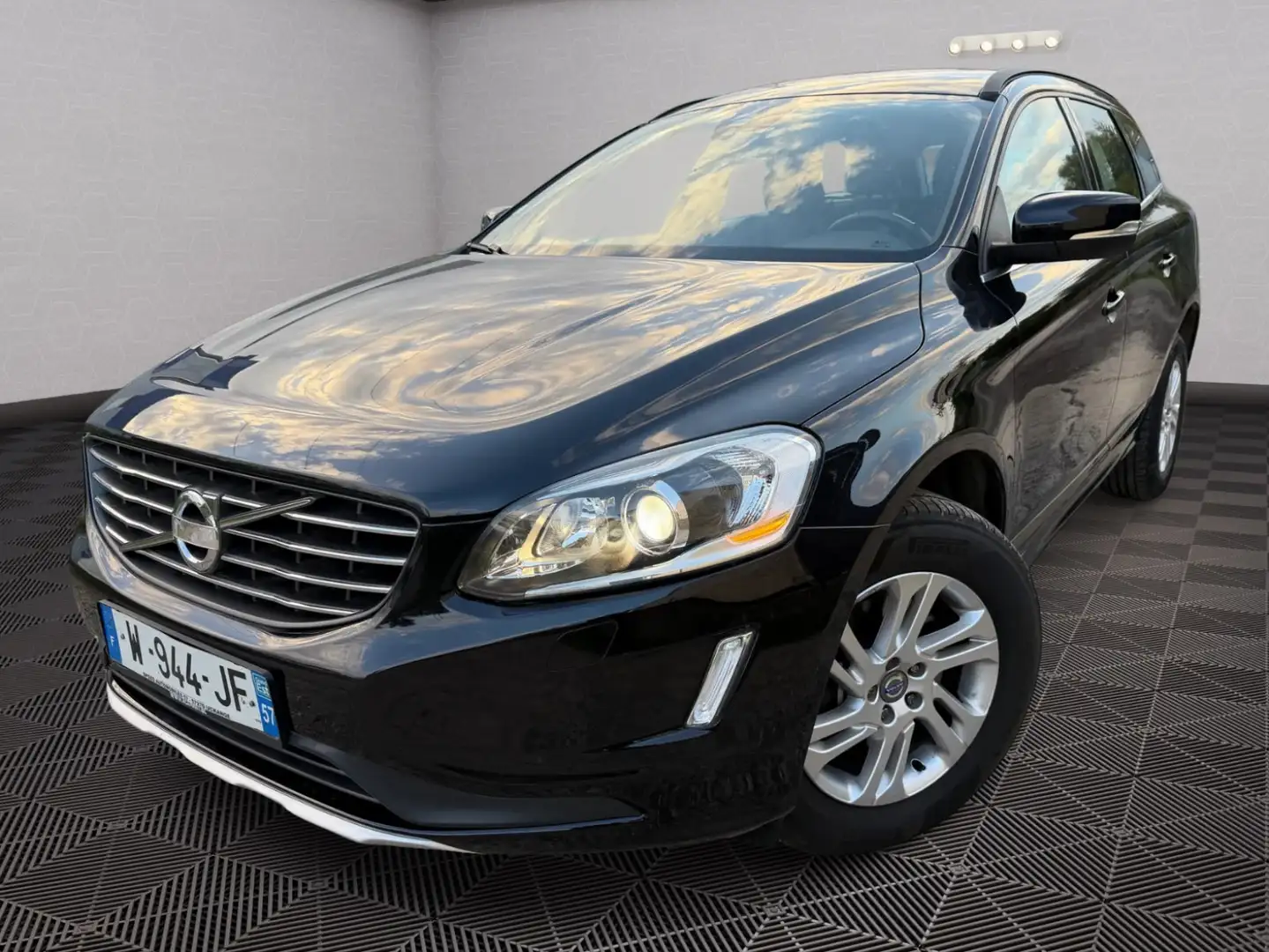 Volvo XC60 SUMMUM Noir - 1