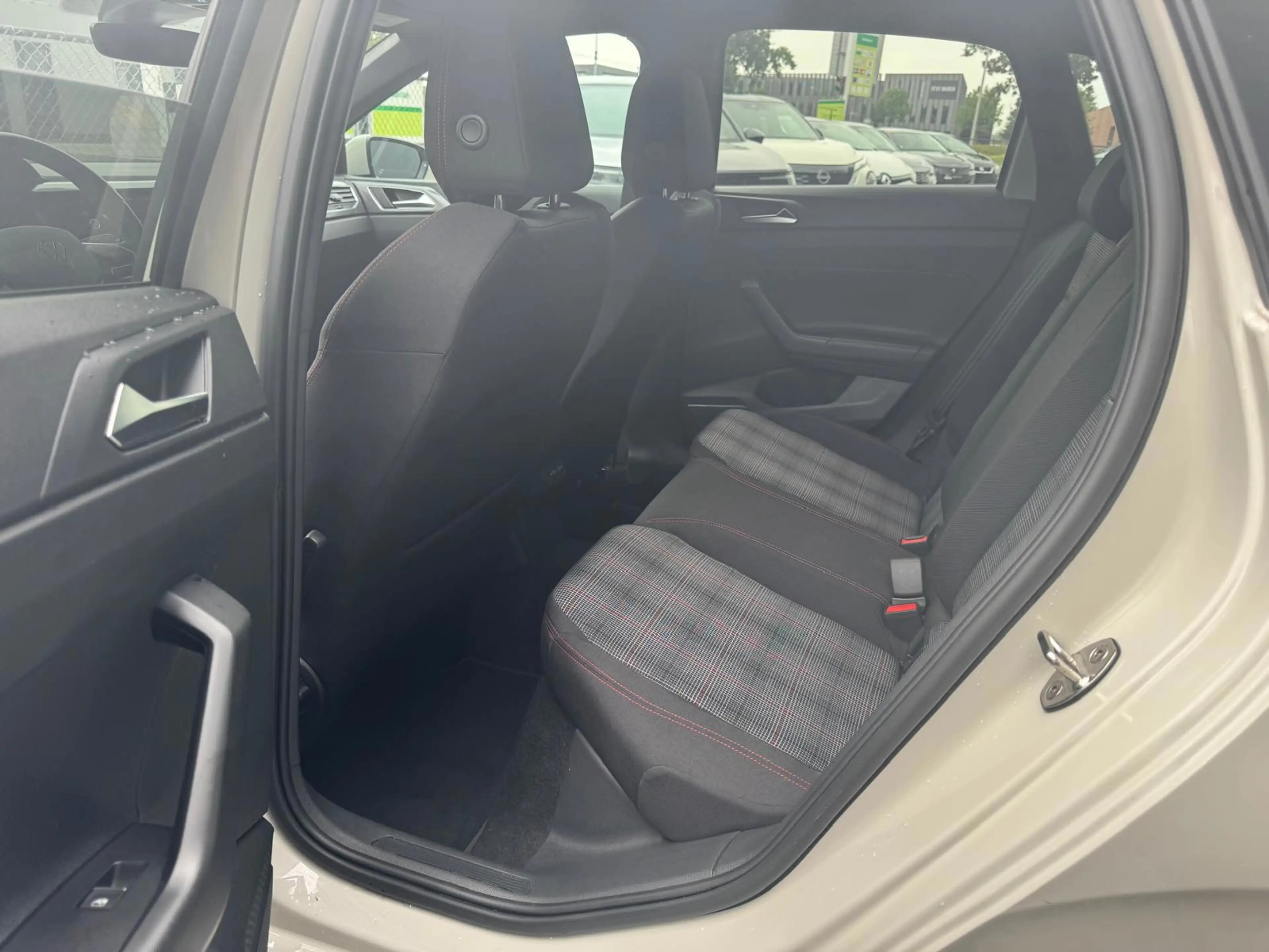 Volkswagen Polo GTI 2.0 TSI — photo 28
