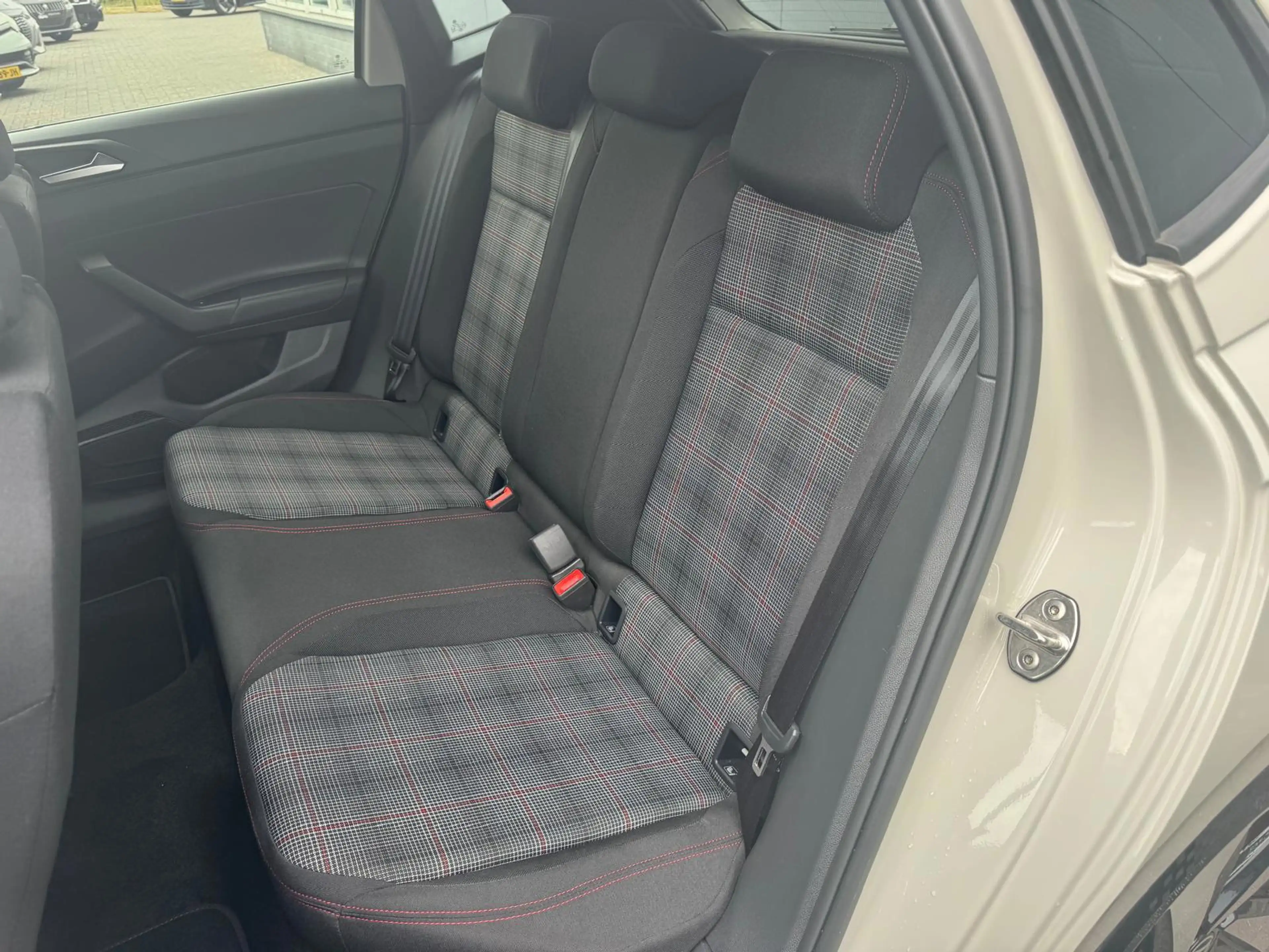 Volkswagen Polo GTI 2.0 TSI — photo 32