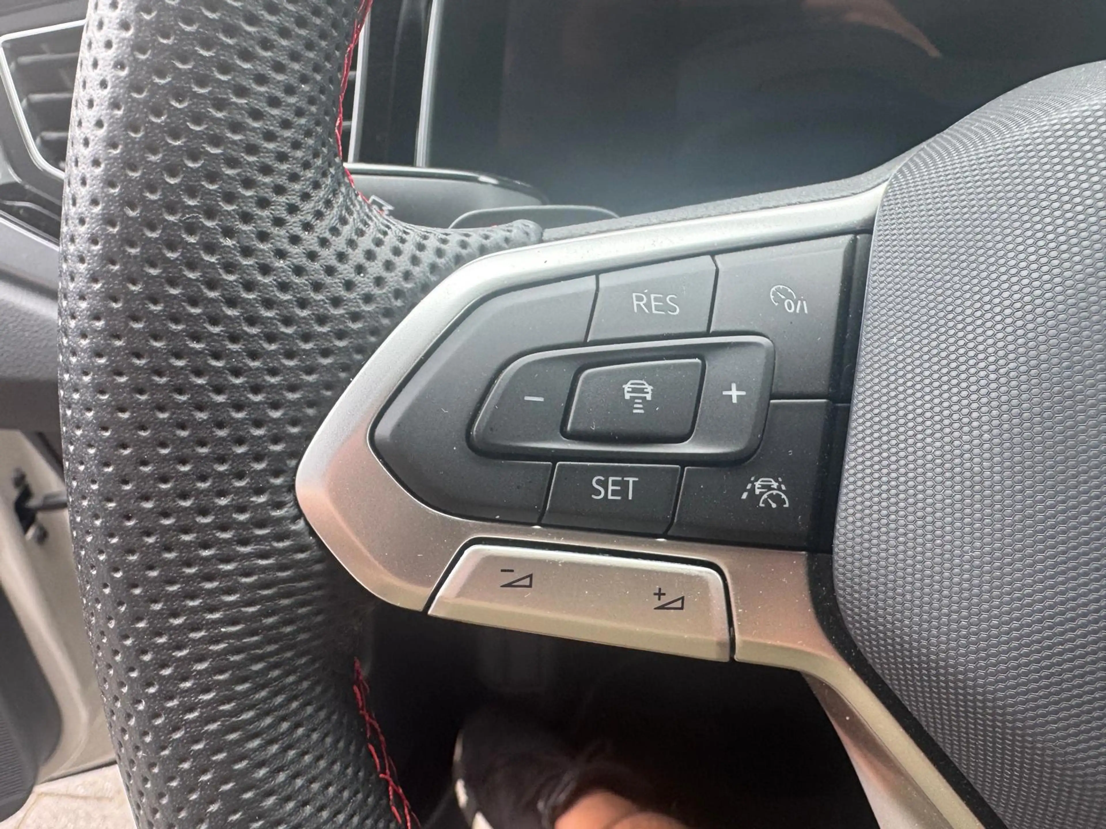 Volkswagen Polo GTI 2.0 TSI — photo 23
