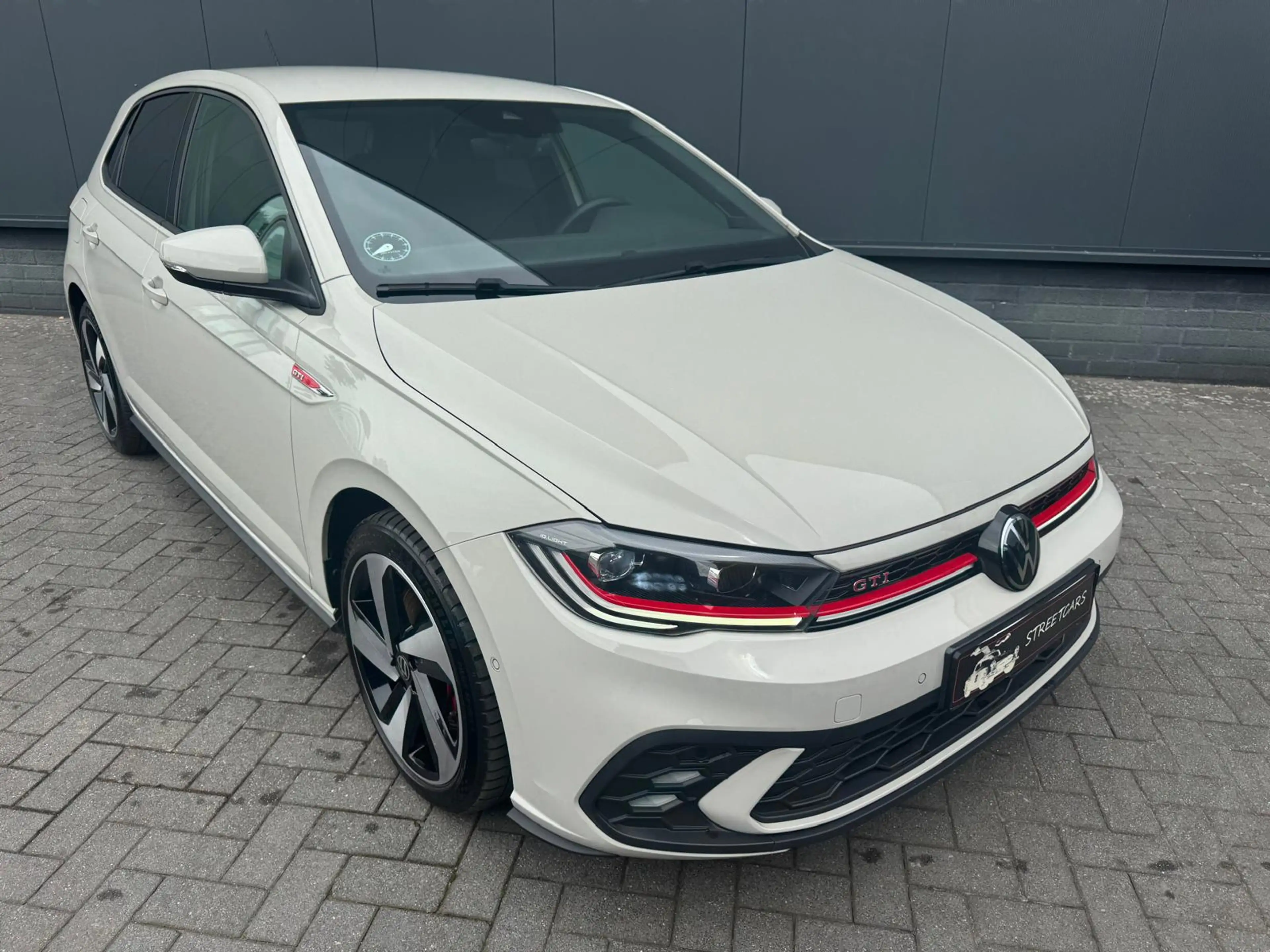 Volkswagen Polo GTI 2.0 TSI — photo 14