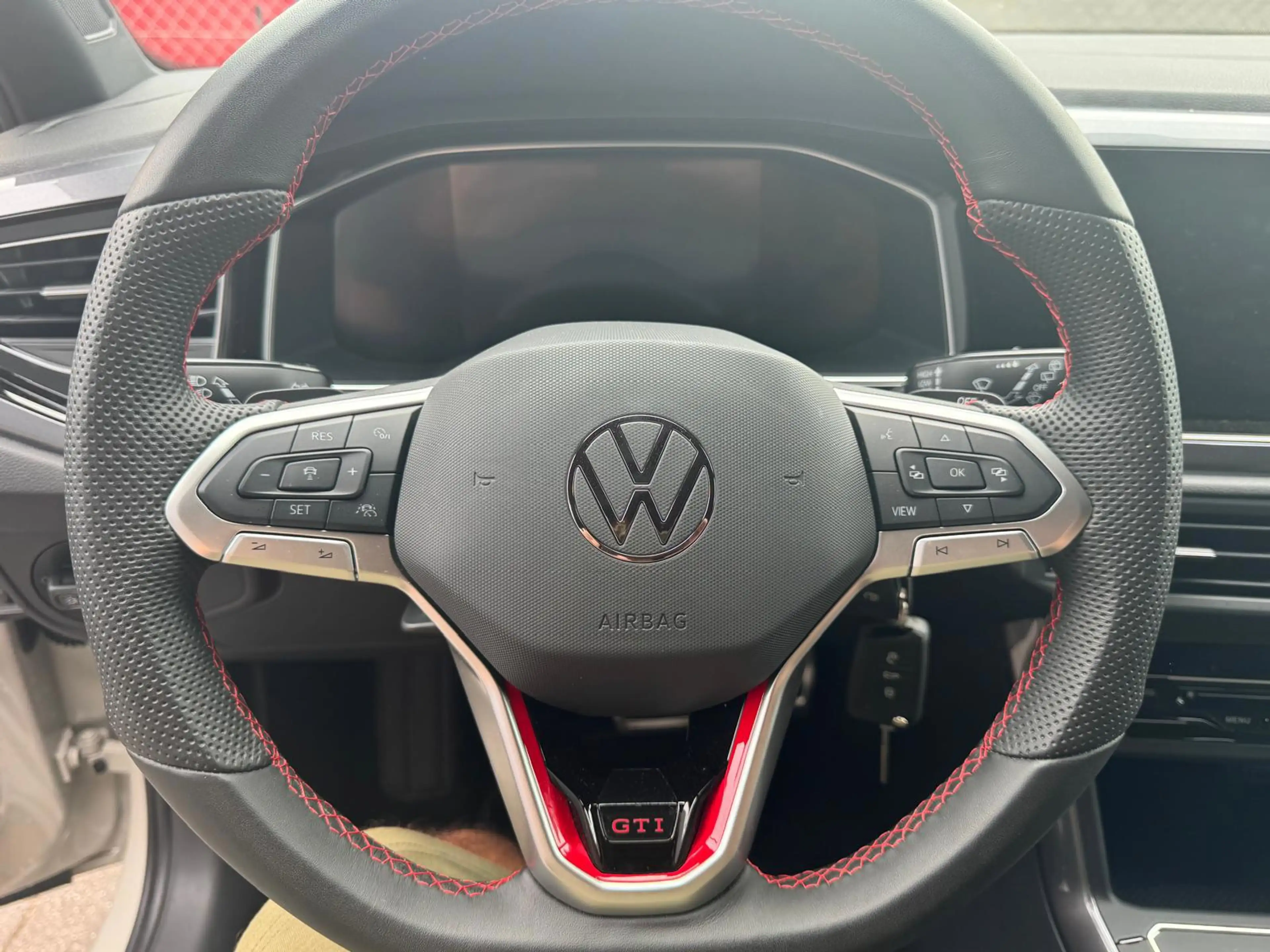 Volkswagen Polo GTI 2.0 TSI — photo 17