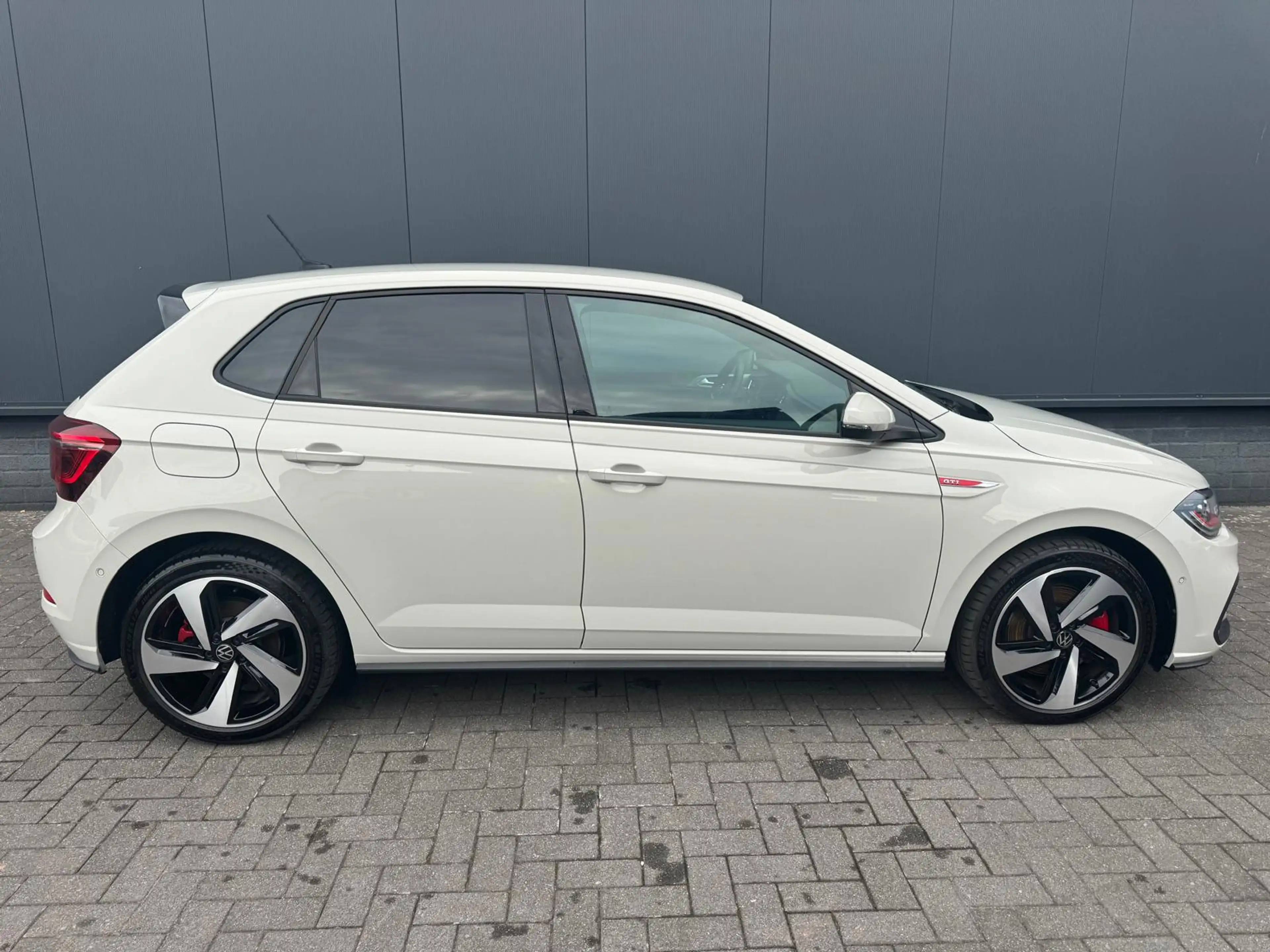 Volkswagen Polo GTI 2.0 TSI — photo 4