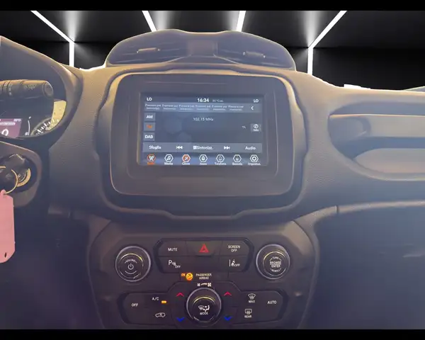 Jeep Renegade view 14