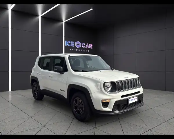 Jeep Renegade view 3