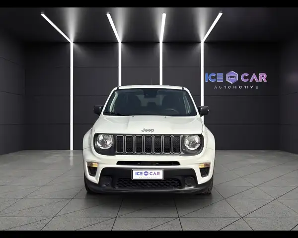 Jeep Renegade view 2
