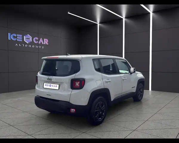 Jeep Renegade view 5