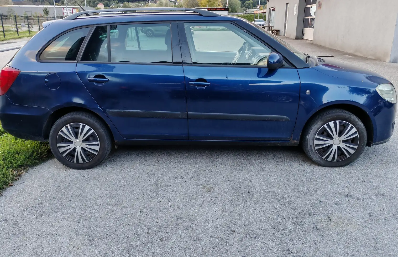 Skoda Fabia Combi Ambiente 1,4 Azul - 2