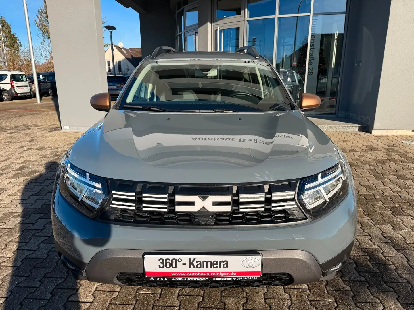 Dacia Duster II Extreme*1.Hand,Autom.,Navi,360°Kam,SHZ Grau - 2