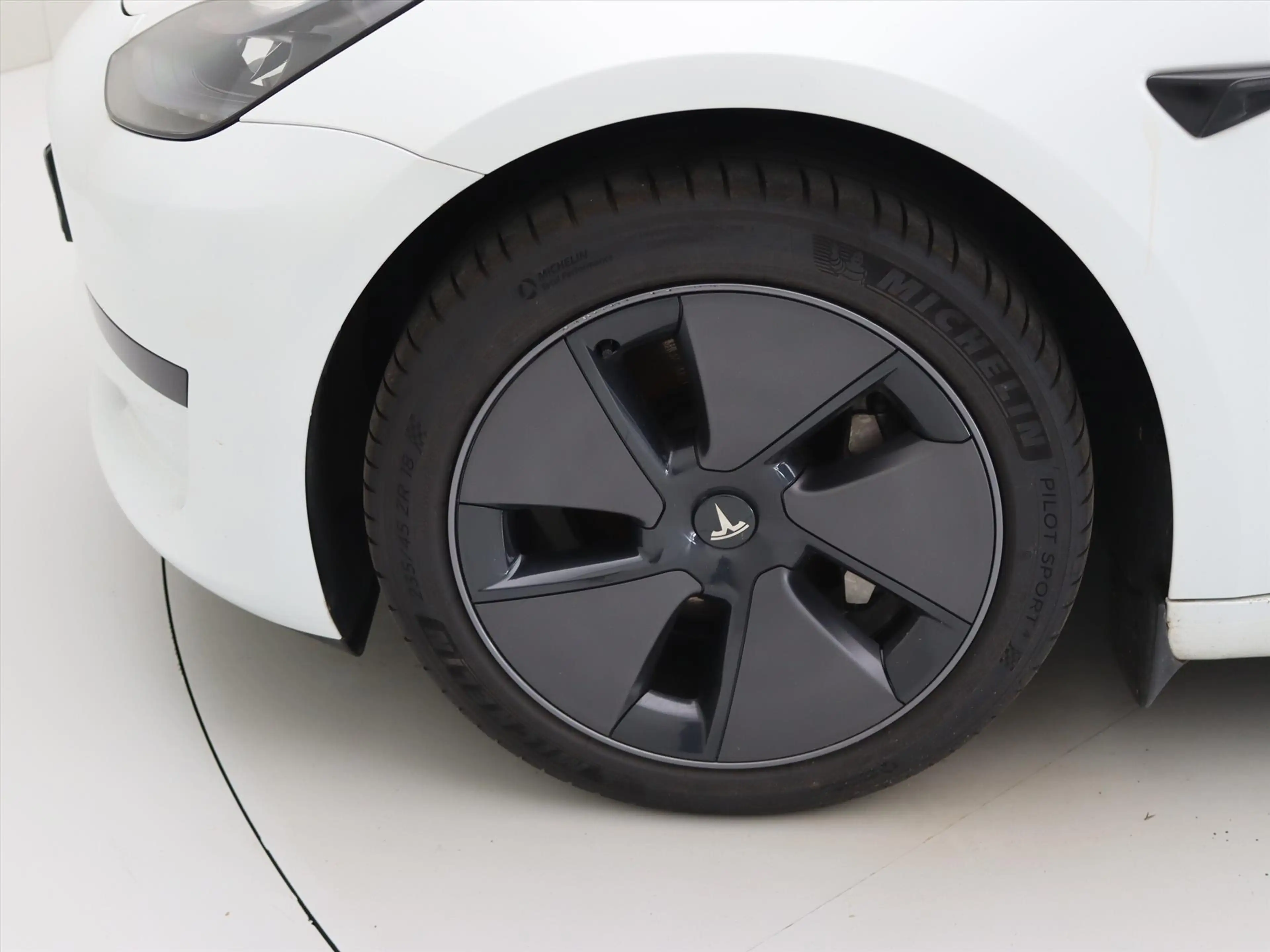 Tesla Model 3 Standard RWD Plus UPGRADE 94.5% SoH [ LFP-ACCU+WAR — photo 13