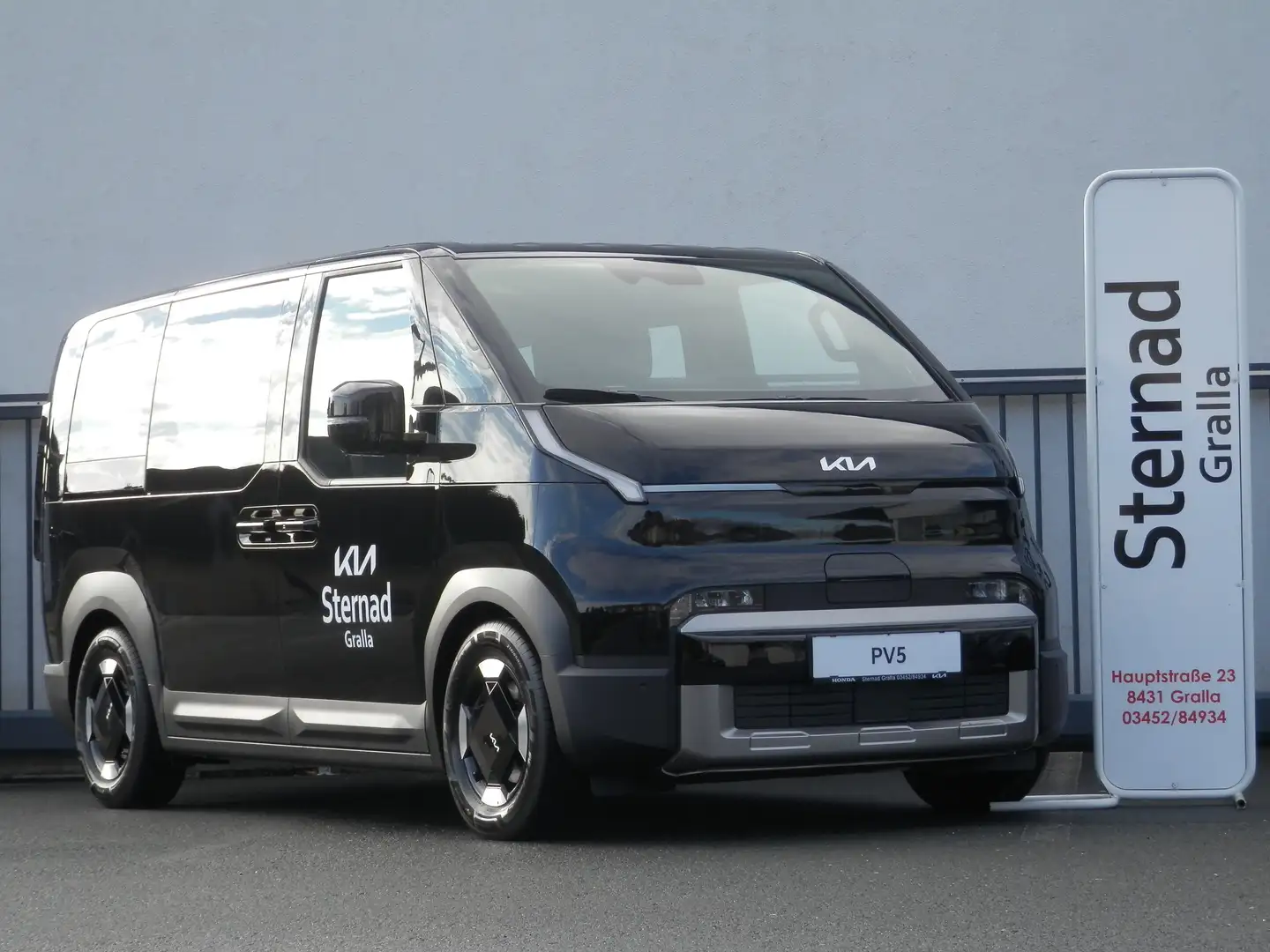 Kia PV5 Passenger 71,2 kW/h Earth & P1 Schwarz - 2