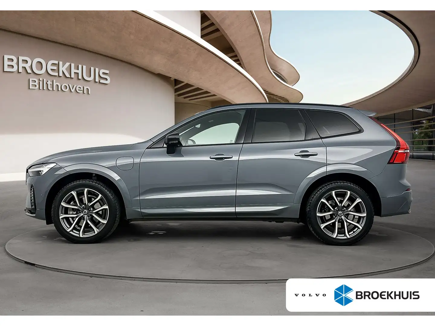 Volvo XC60 2.0 T6 Plug-in hybrid AWD R-Design LONG RANGE | ME Grau - 1
