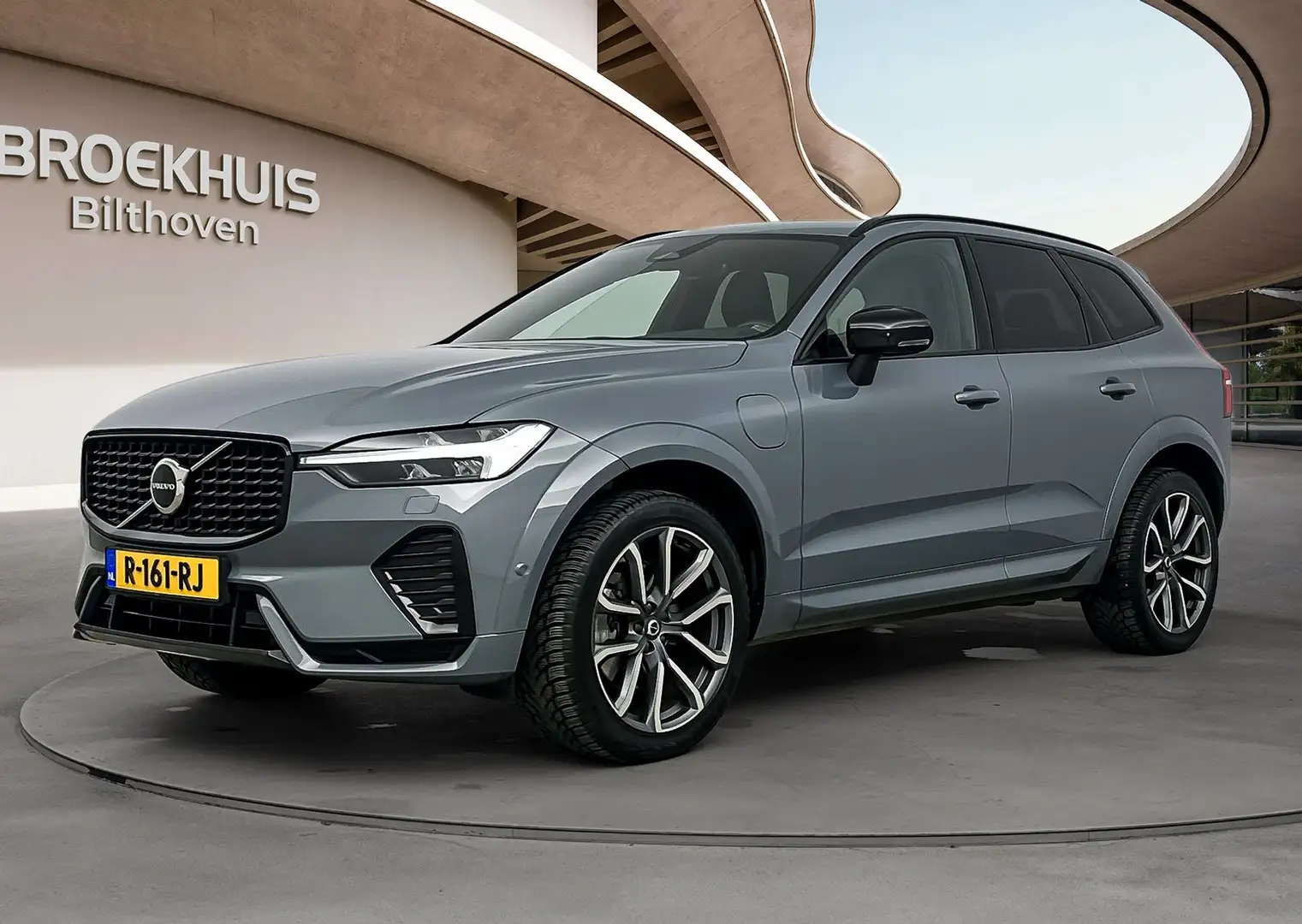Volvo XC60 2.0 T6 Plug-in hybrid AWD R-Design LONG RANGE | ME Grau - 2