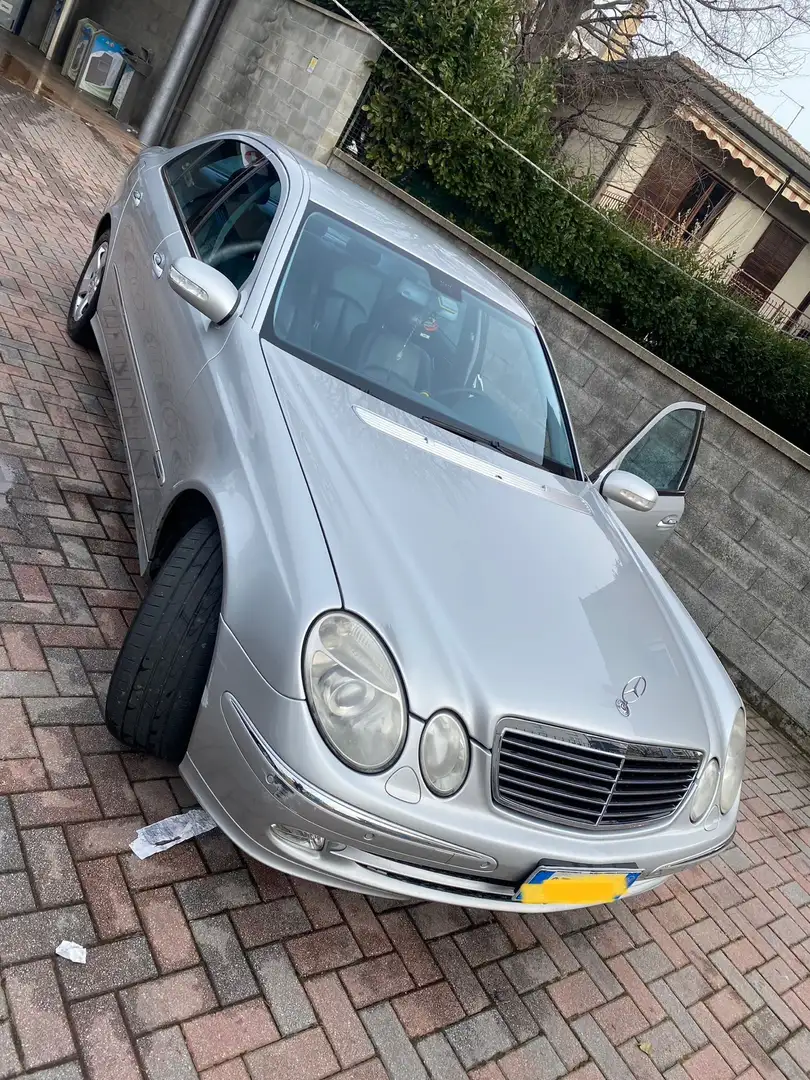 Mercedes-Benz E 280 cdi Avantgarde Gris - 1