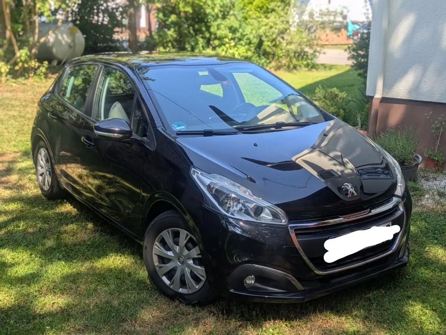 Peugeot 208 1.2 VTi Active Schwarz - 1