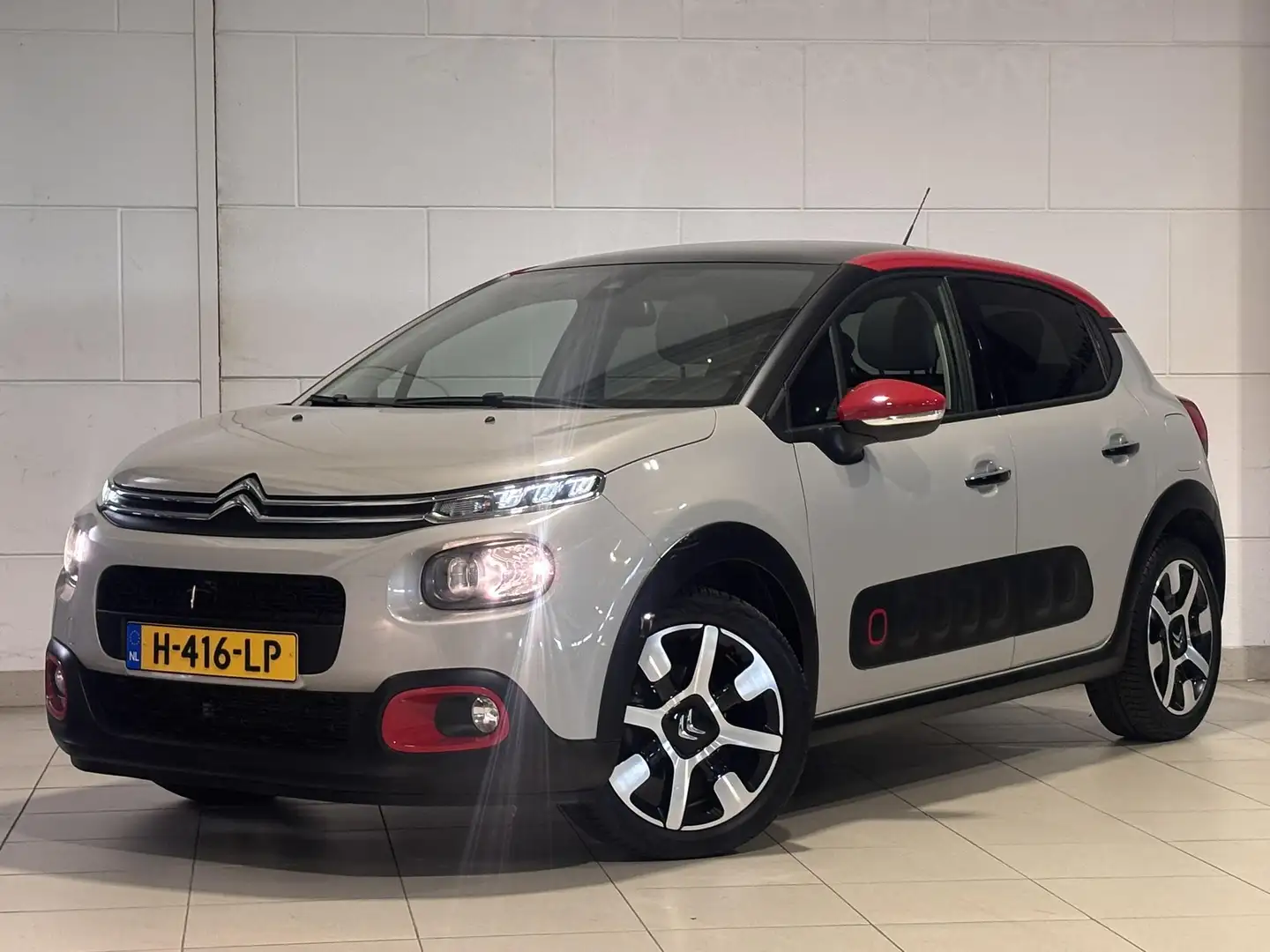 Citroen C3 Shine 1.2 Turbo 110pk EAT6 | CAMERA | PANODAK | KE Grau - 2