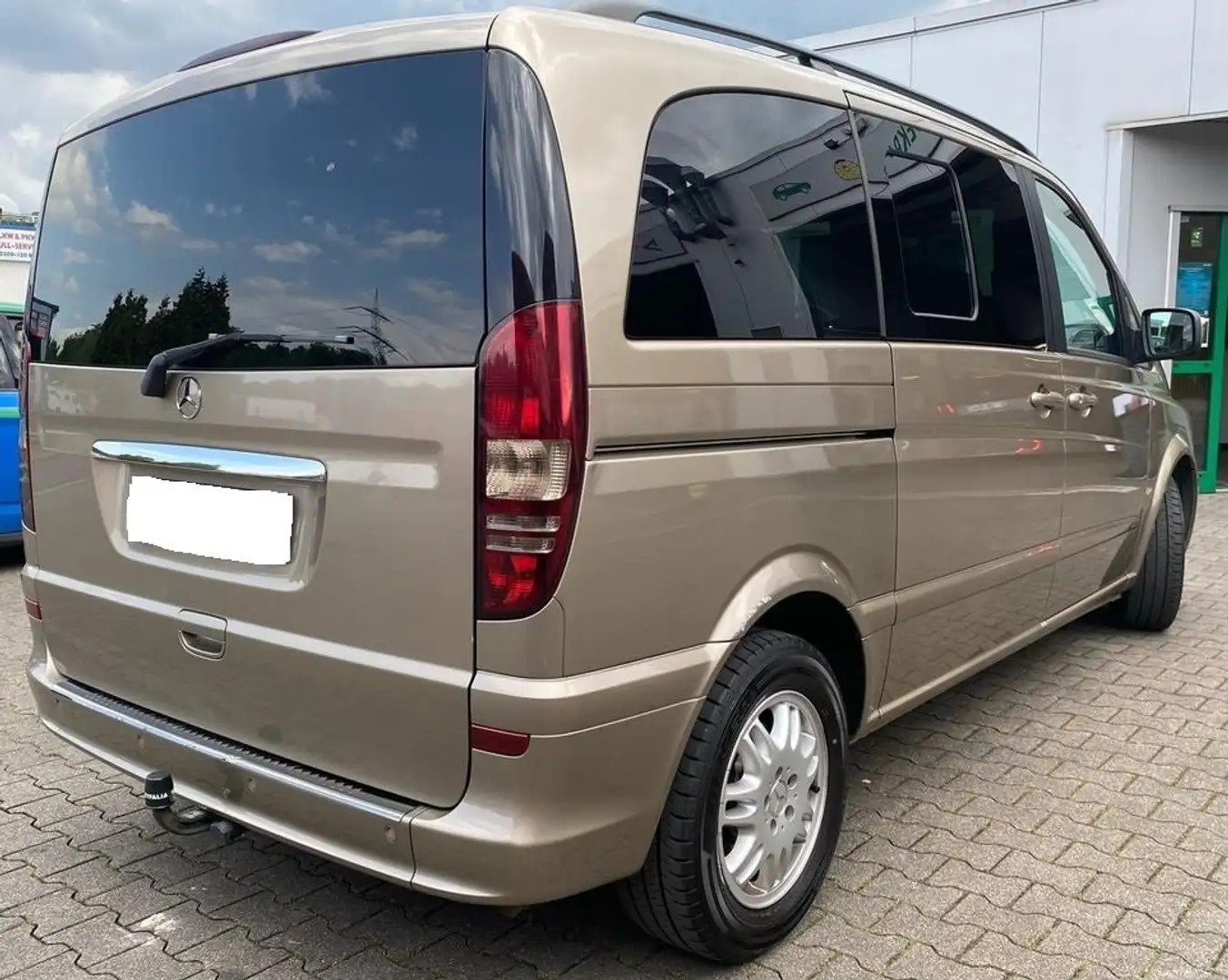 Mercedes-Benz Viano Monospace 2.0 CDI lang 5 places Beige - 1