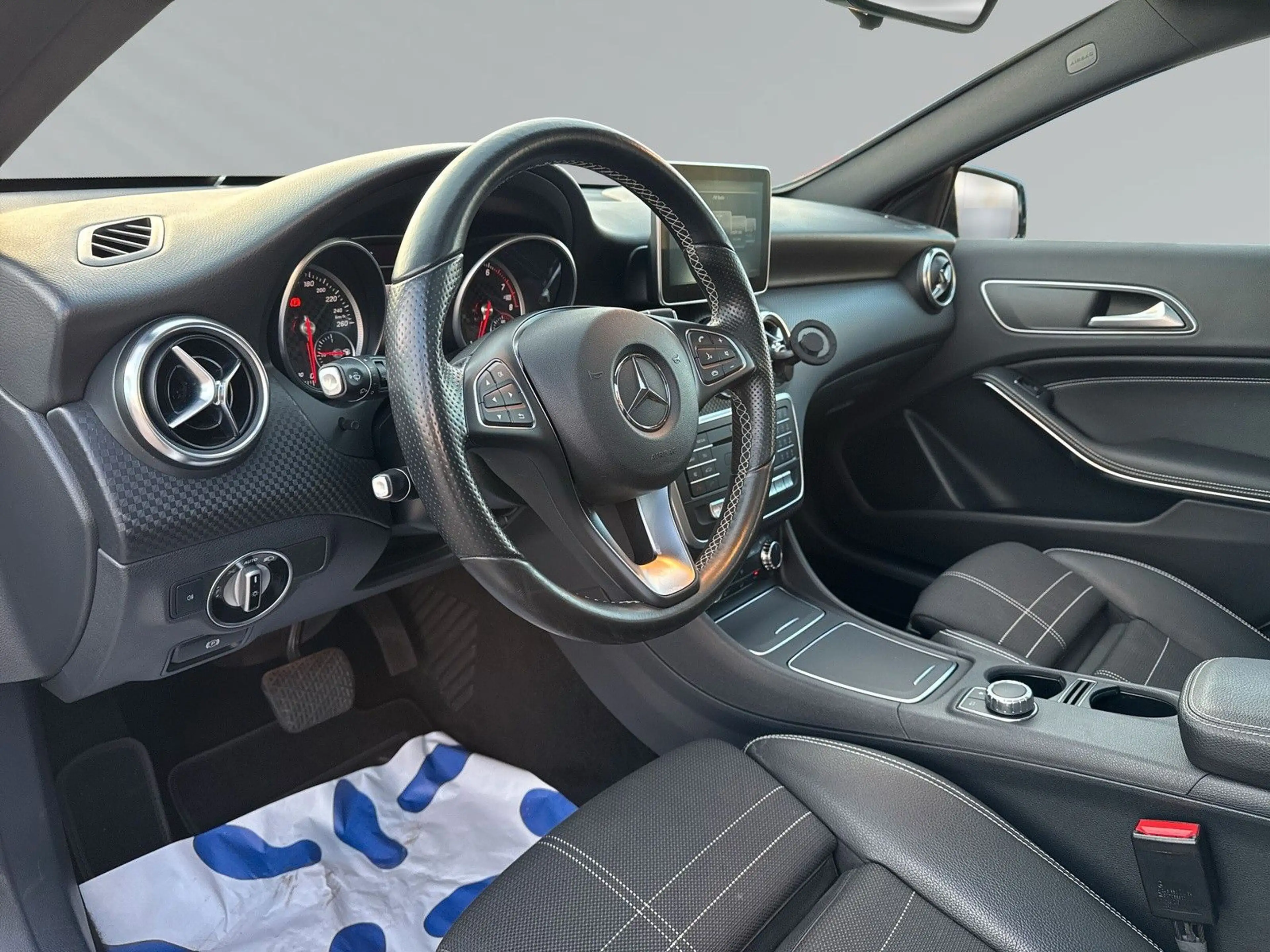 Mercedes-Benz A 200 BlueEfficiency|Panorama|Kamera|Night-Paket — photo 12