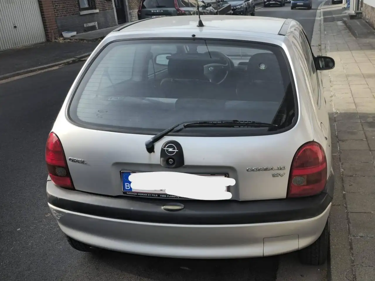 Opel Corsa 1.2 16V – 75 ch (Z12XE), foto 3