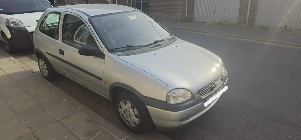 Opel Corsa 1.2 16V – 75 ch (Z12XE), foto 5