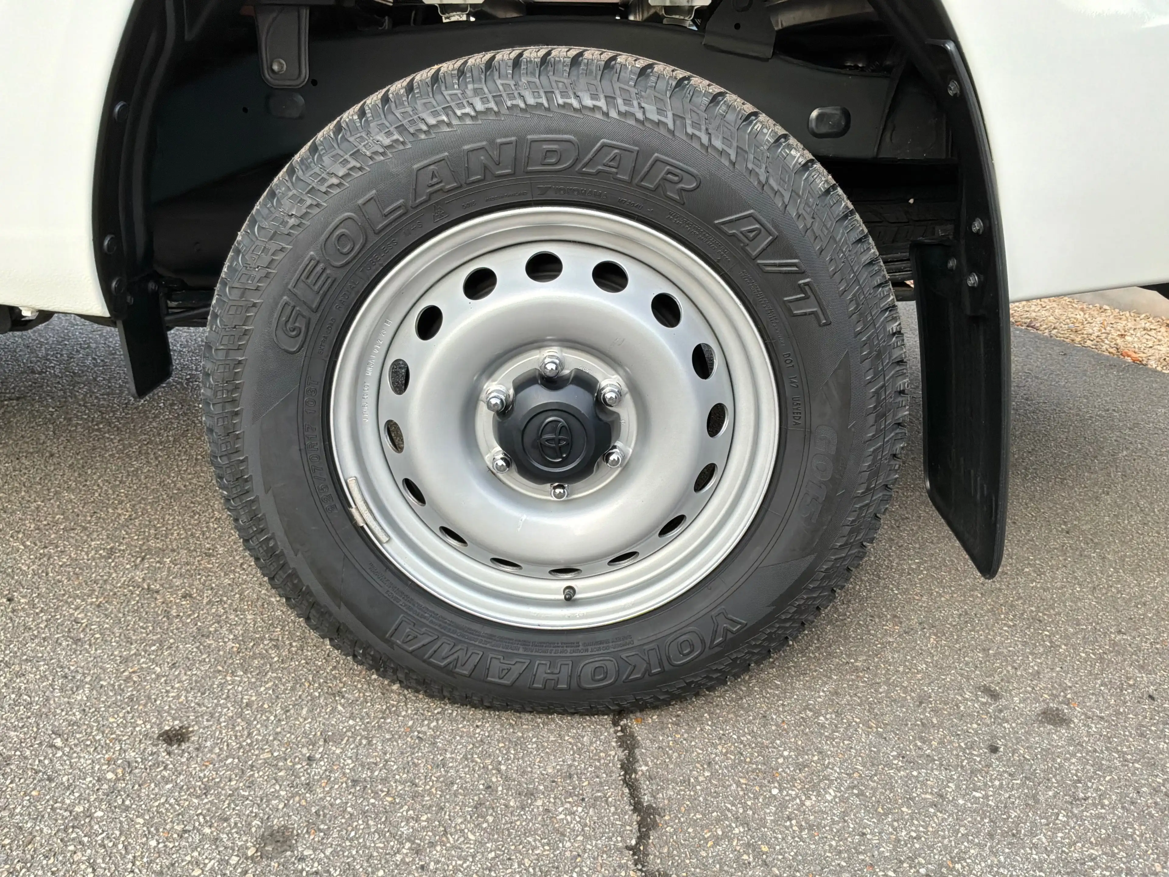 Toyota Hilux 2.4 D-4D 4WD Active simple cabine — photo 13