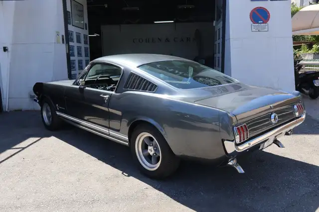 Ford Mustang view 7