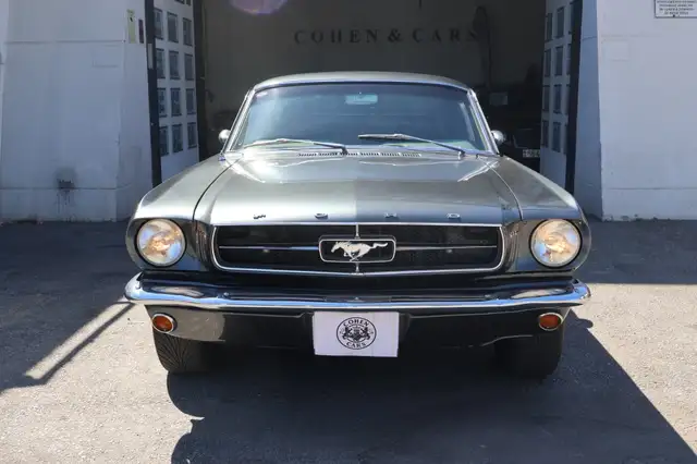 Ford Mustang view 2