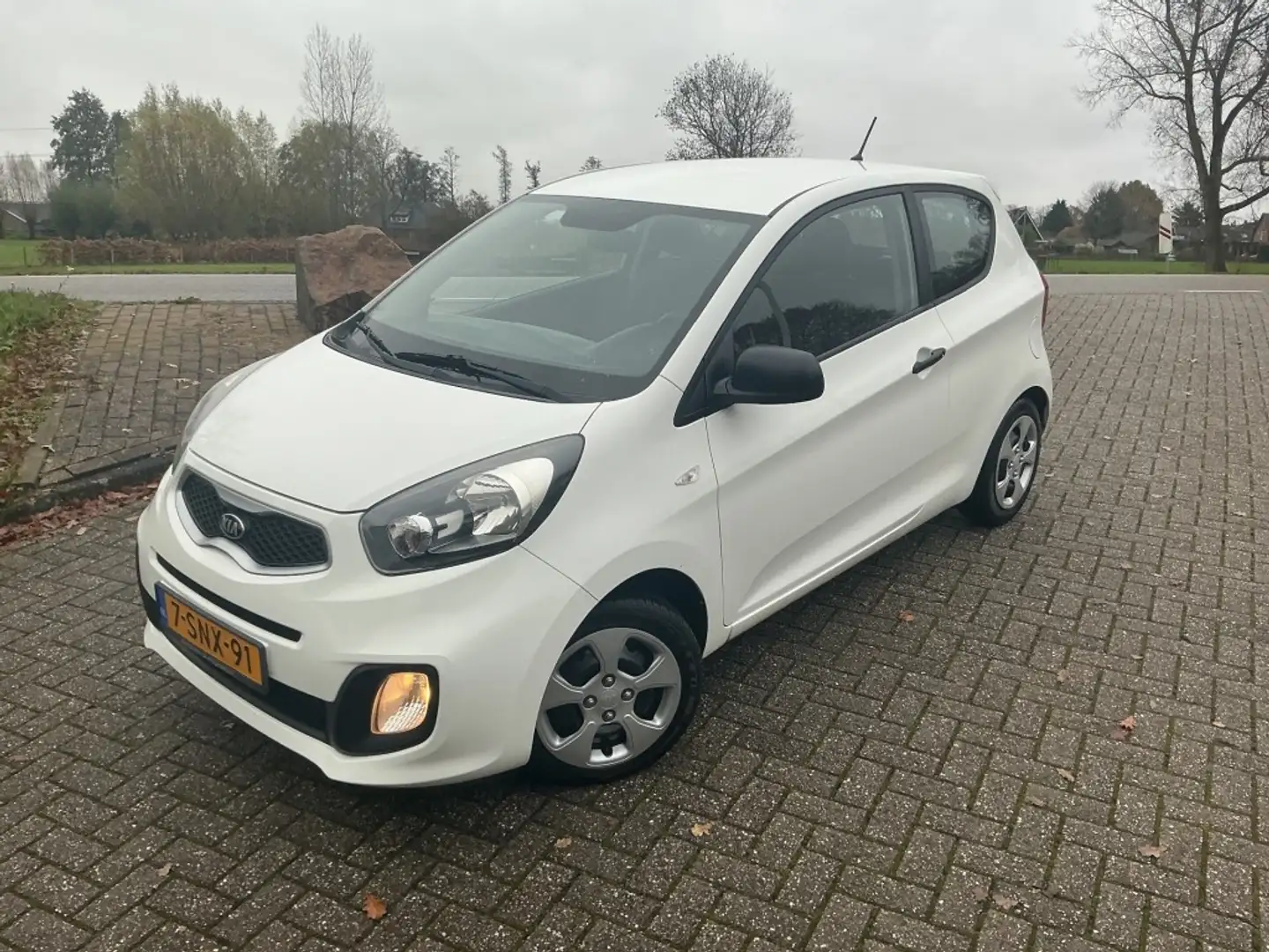 Kia Picanto 1.0 CVVT ISG Wit - 1