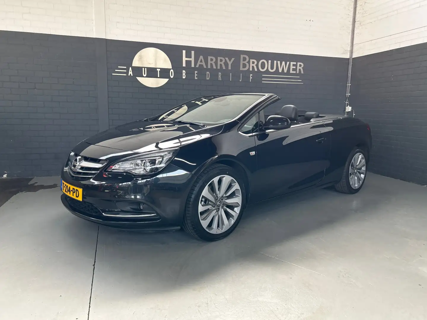 Opel Cascada 1.4 Turbo Cosmo, trekhaak/navi/half leder/19 inch Zwart - 1