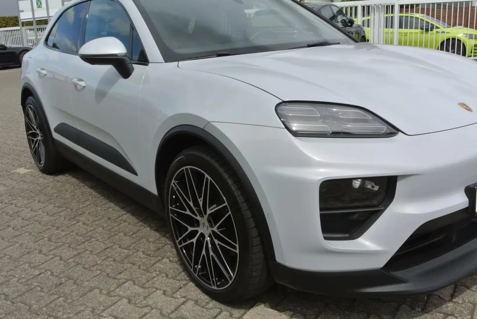 Porsche Macan ELECTRIC GRIGIO GHIACCIO CERCHI 22" TETTO - 1