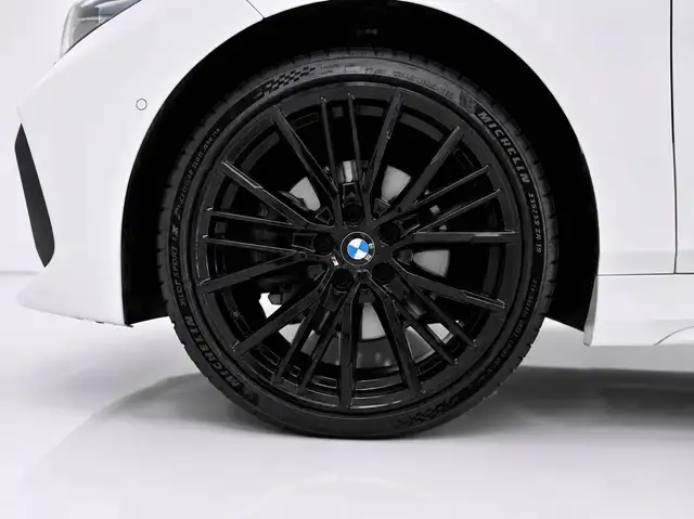 BMW 1 Series view 5