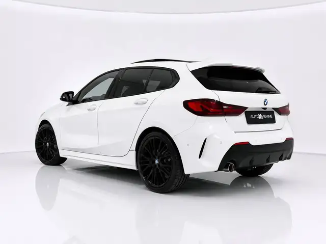 BMW 1 Series view 3