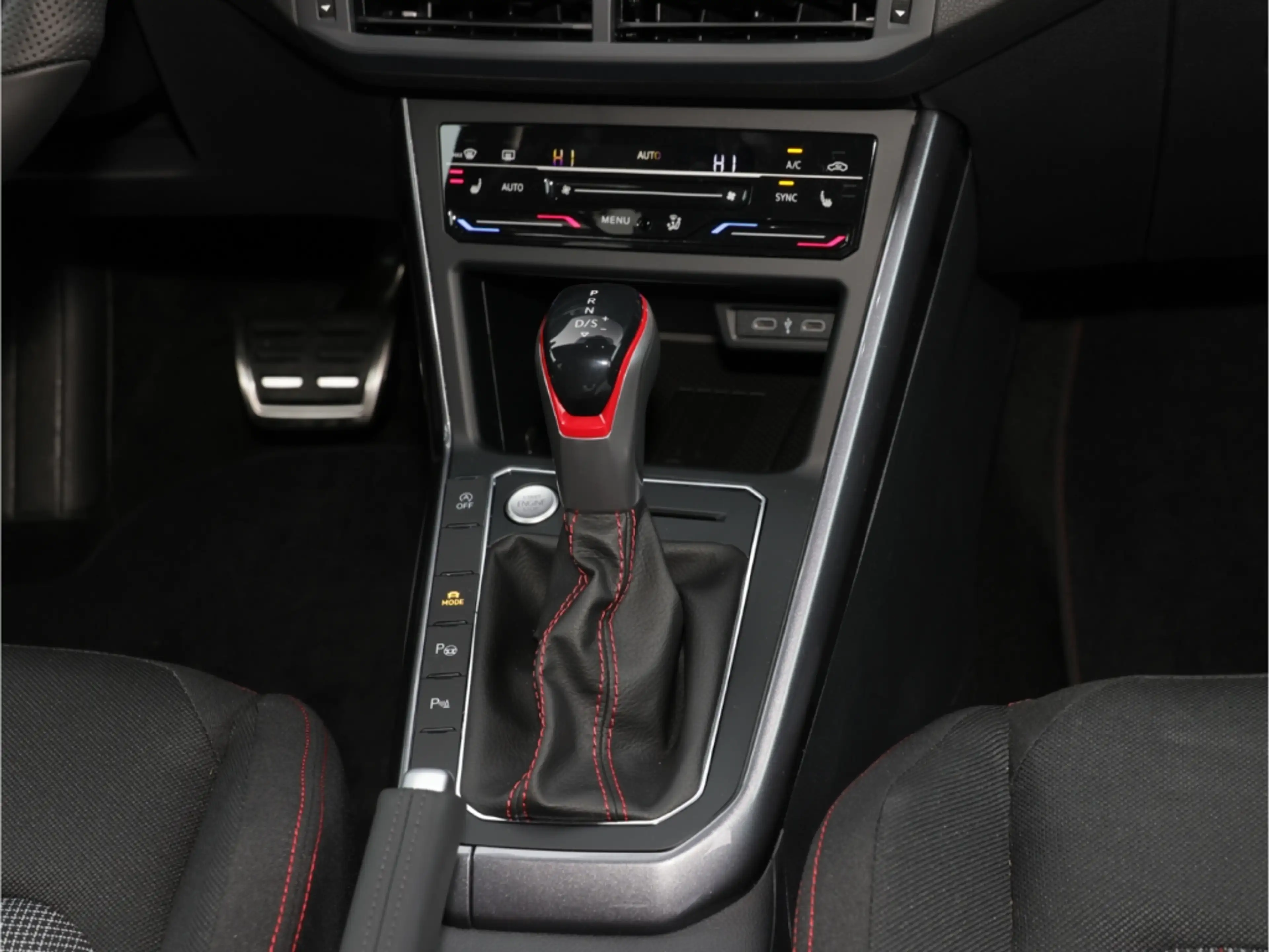 Volkswagen Polo GTI 2.0 TSI DSG IQ Matrix Kamera — photo 11