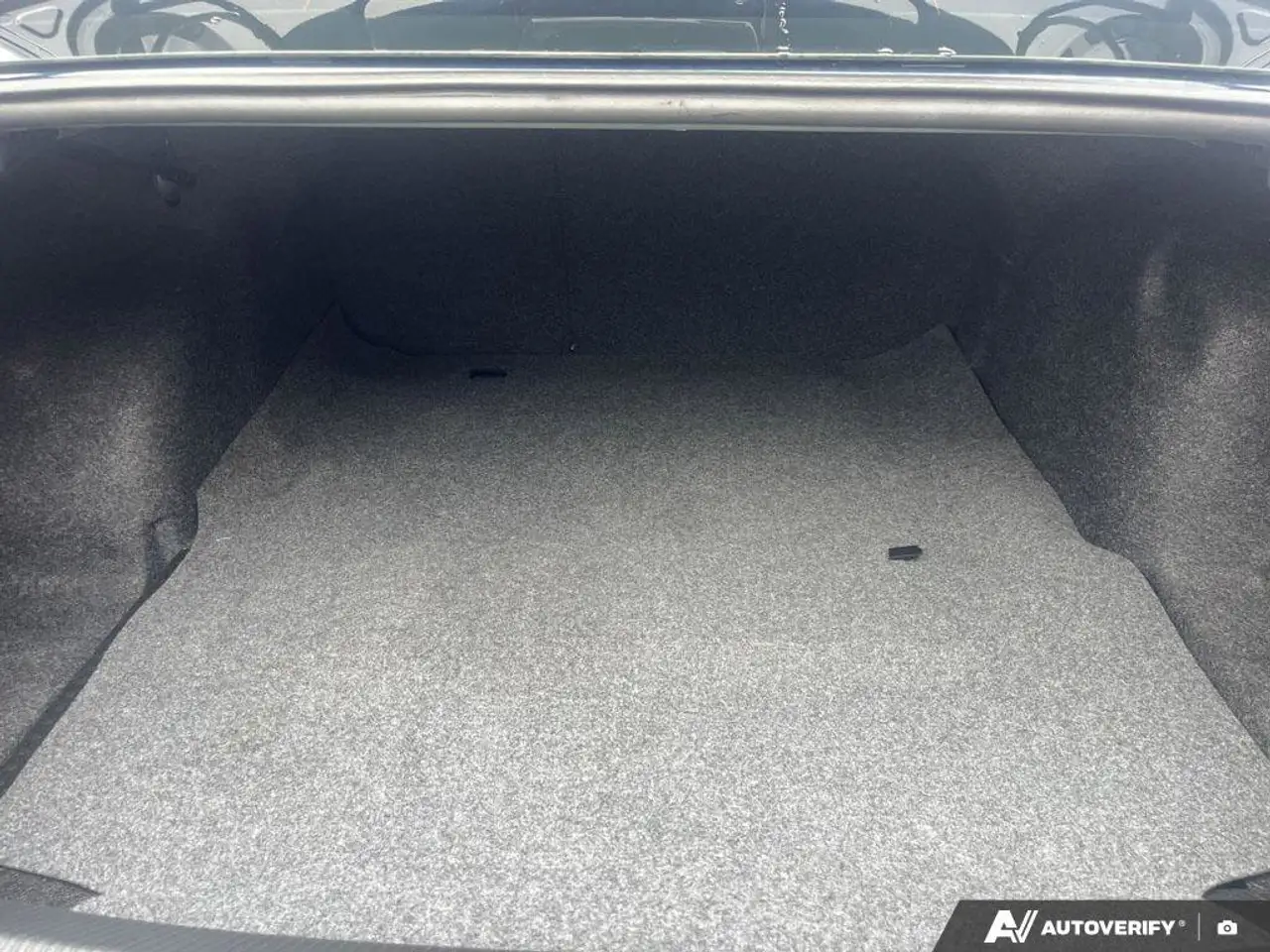 Volkswagen Passat снимка Volkswagen Passat