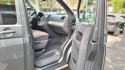Annonce voiture d'occasion Volkswagen T5 Multivan - CARADIZE