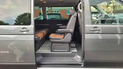 Annonce voiture d'occasion Volkswagen T5 Multivan - CARADIZE
