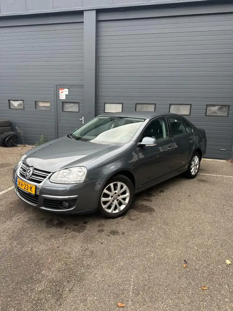Volkswagen Jetta 1.4 TSI Comfortline DSG Cruise Gris - 2