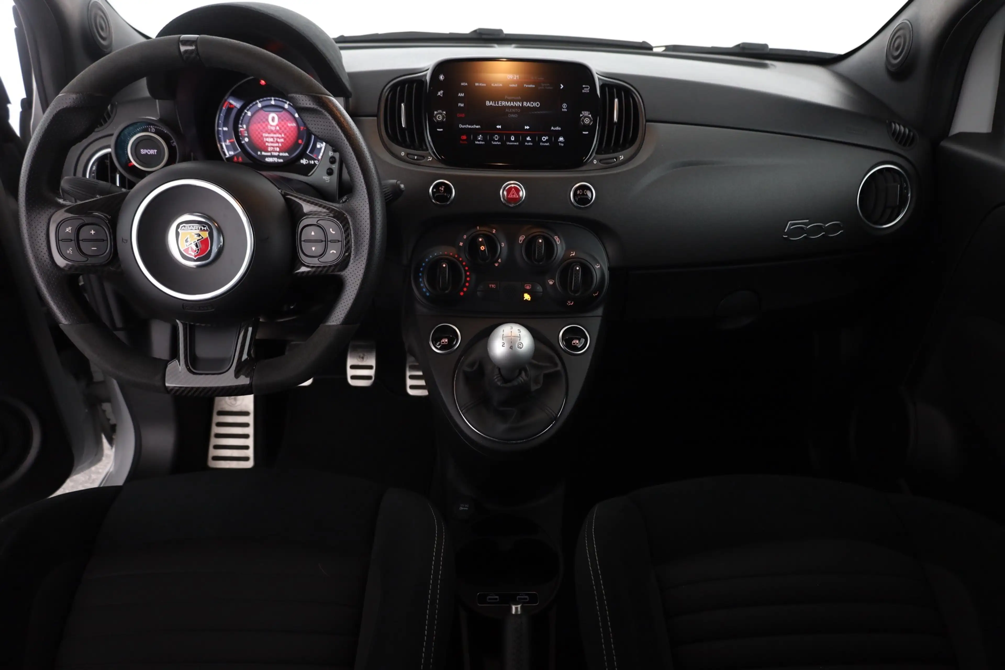 Abarth 695 1.4 T-Jet 16V Sabelt Beats Record Monza — photo 9
