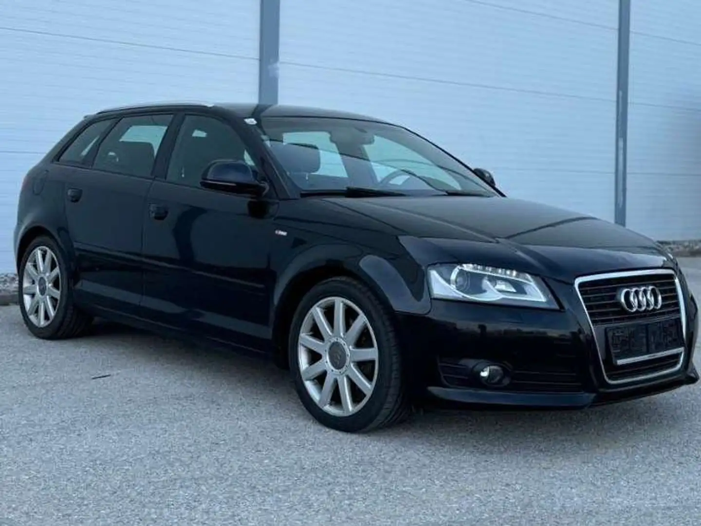 Audi A3 A3 SB Attraction 2,0 TDI DPF Attraction Schwarz - 1