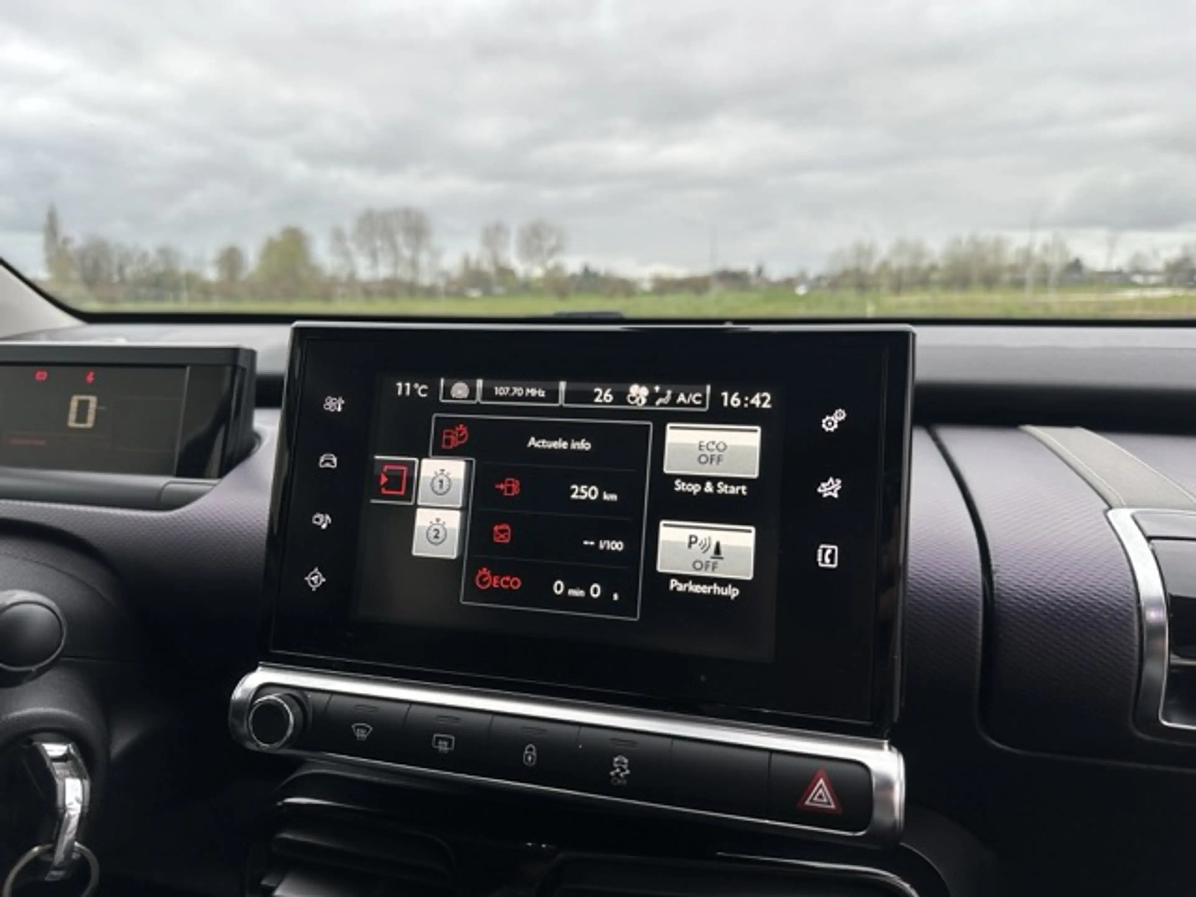 Citroen C4 Cactus C4 Cactus 1.2 PureTech Shine Rip Curl Edition - Airco - Cruise Control - Camera — photo 15