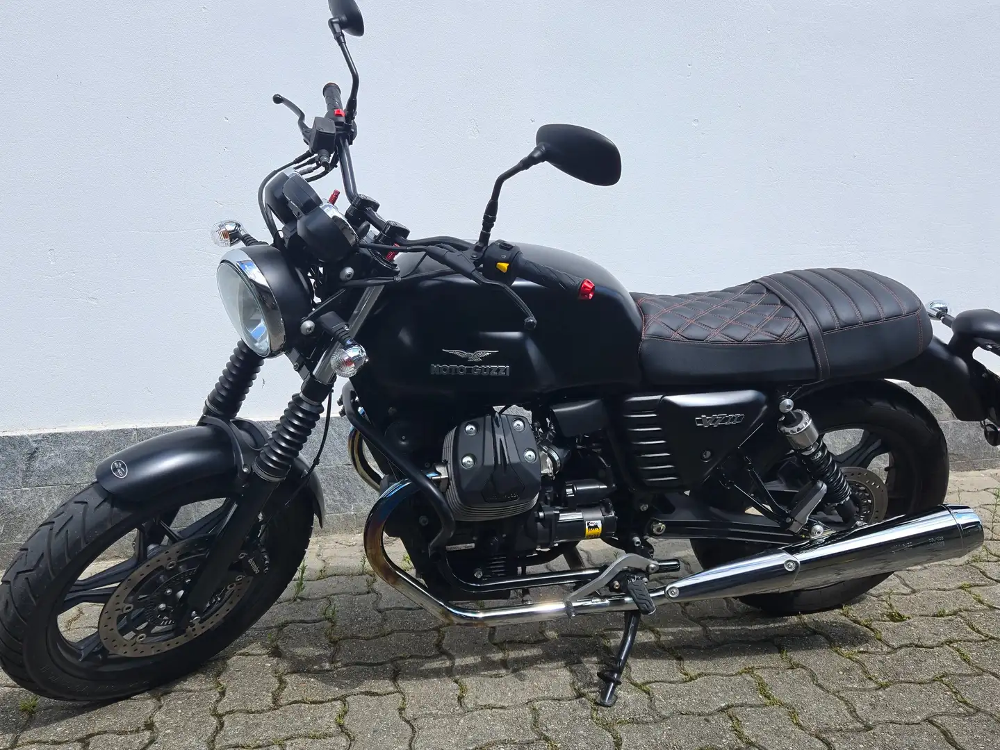 Moto Guzzi V 7 V7 750 STONE ABS Negru - 2