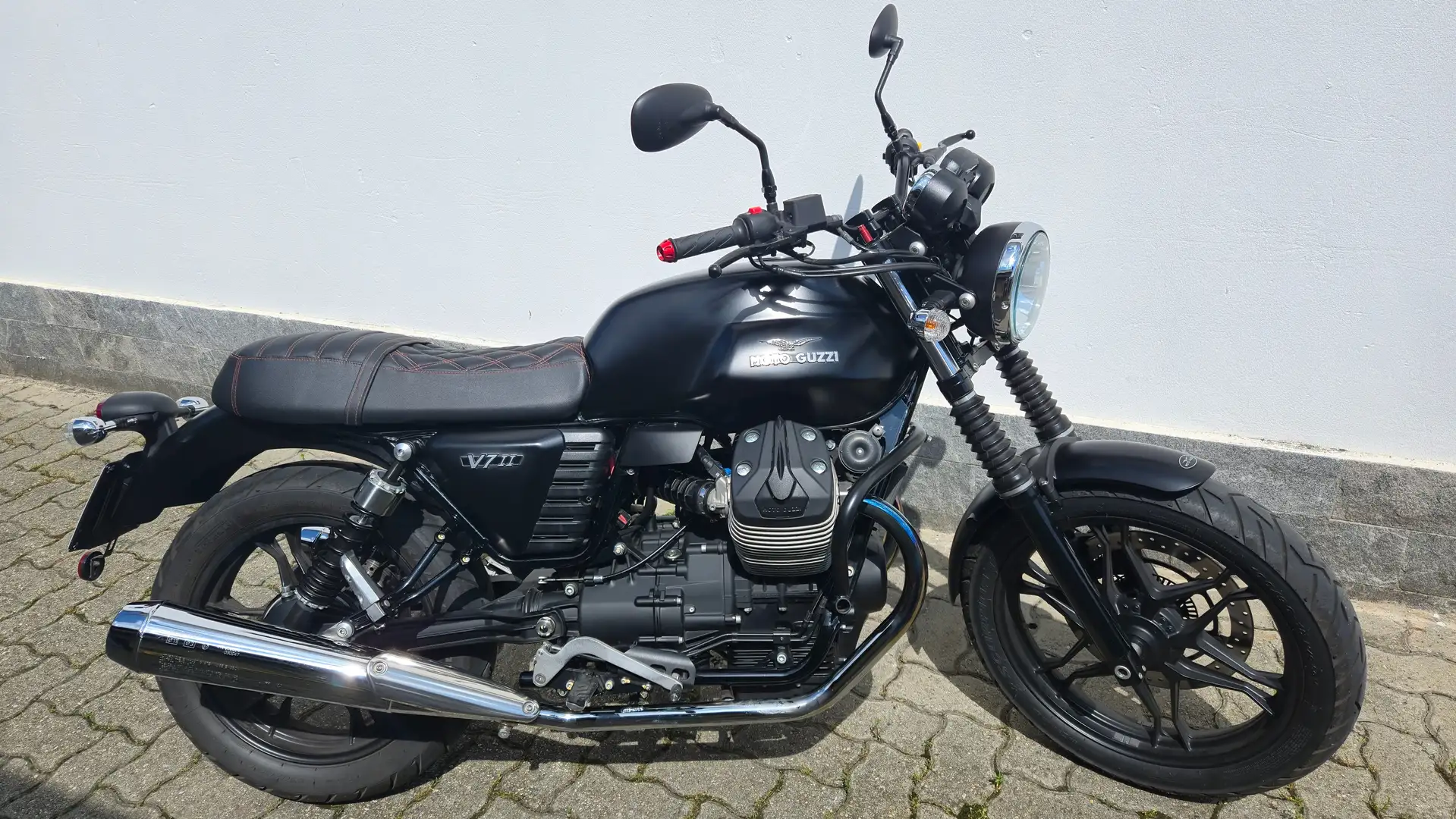 Moto Guzzi V 7 V7 750 STONE ABS Negru - 1