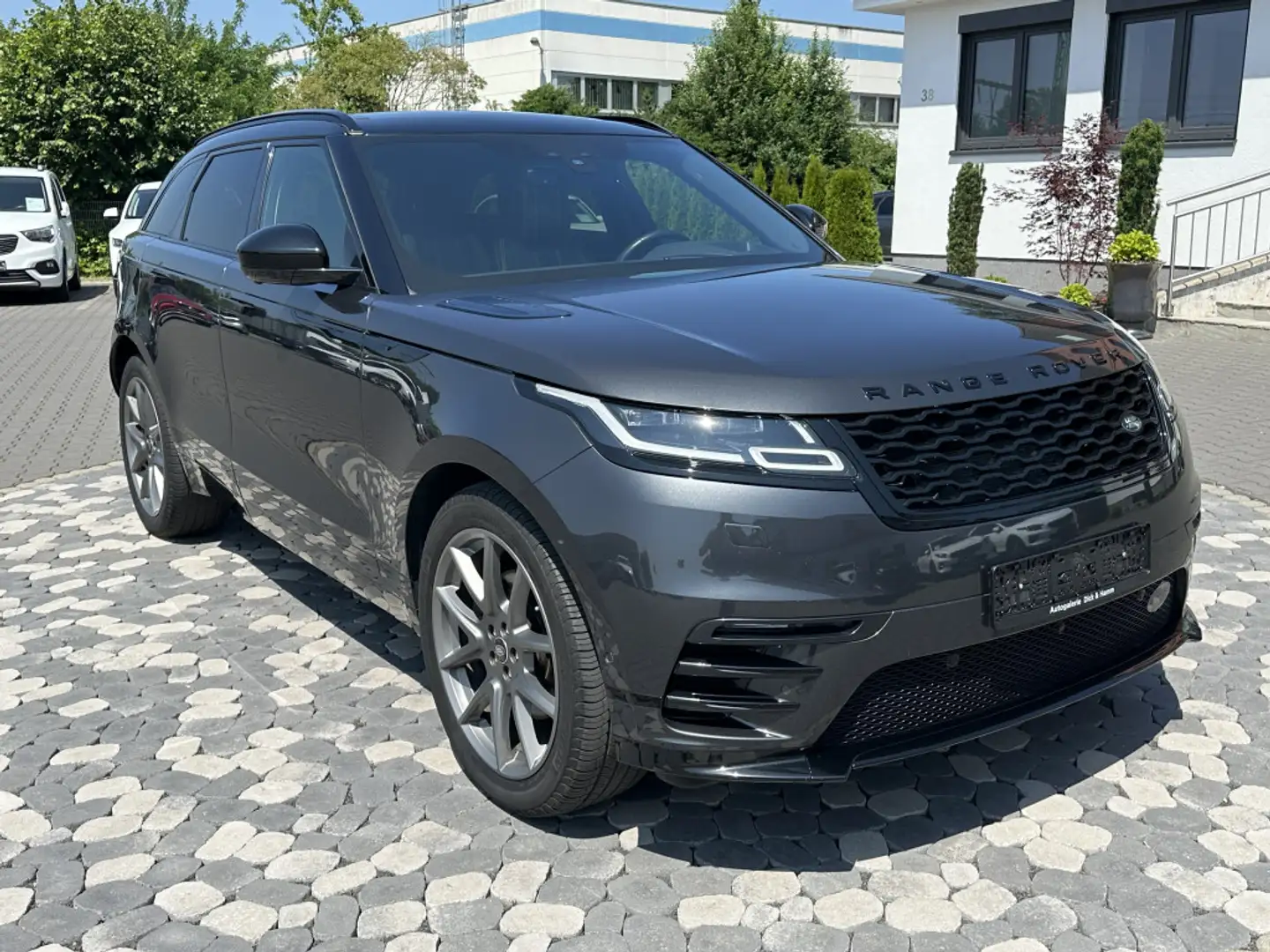 Land Rover Range Rover Velar R-Dynamic HSE MATRiX PANO VOLL - 2